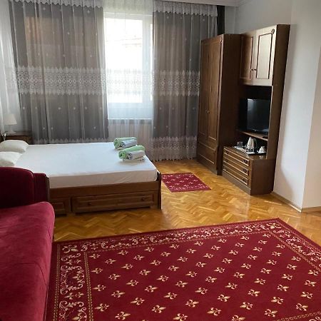 Family Hotel "May" ペトリチ エクステリア 写真