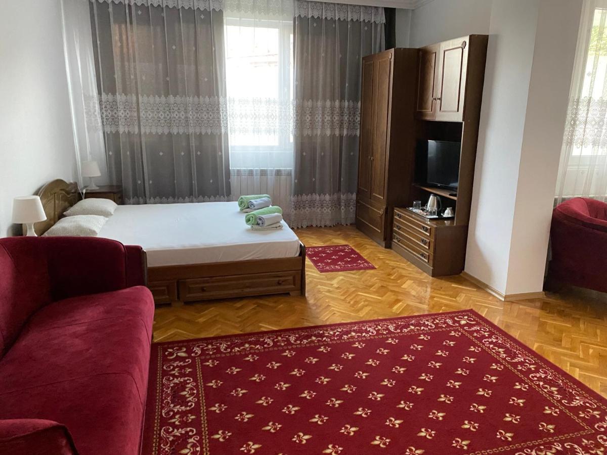 Family Hotel "May" ペトリチ エクステリア 写真