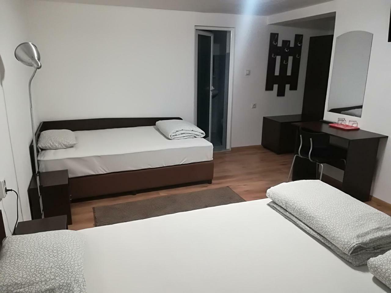 Family Hotel "May" ペトリチ エクステリア 写真